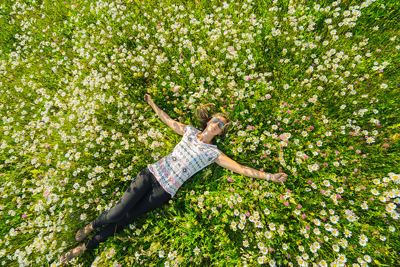 girl-nature-meadow-flowers-freedom