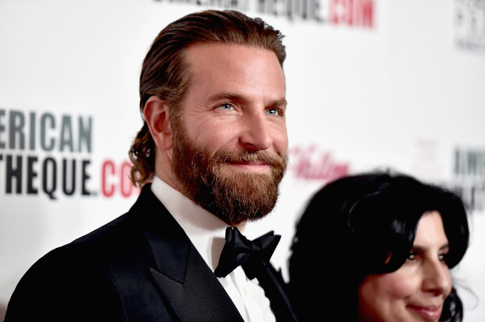 why-do-women-love-sexy-bradley-cooper-main-image.jpg