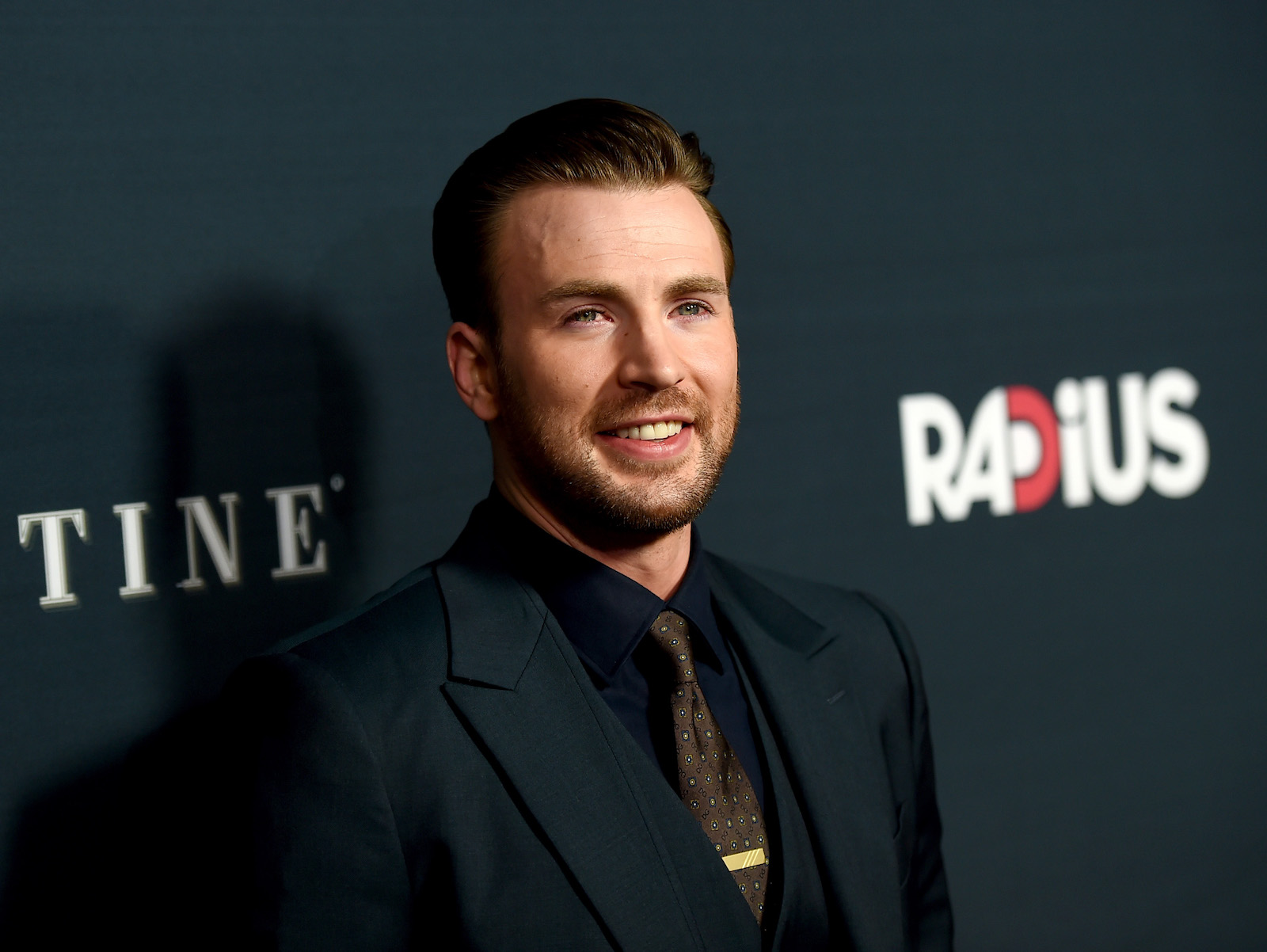 is-chris-evans-the-most-gorgeous-superhero-around-main-image.jpg