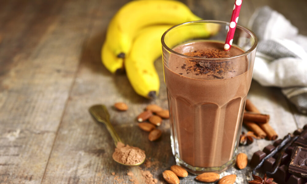 chocolate-smoothie-juice-with-banana