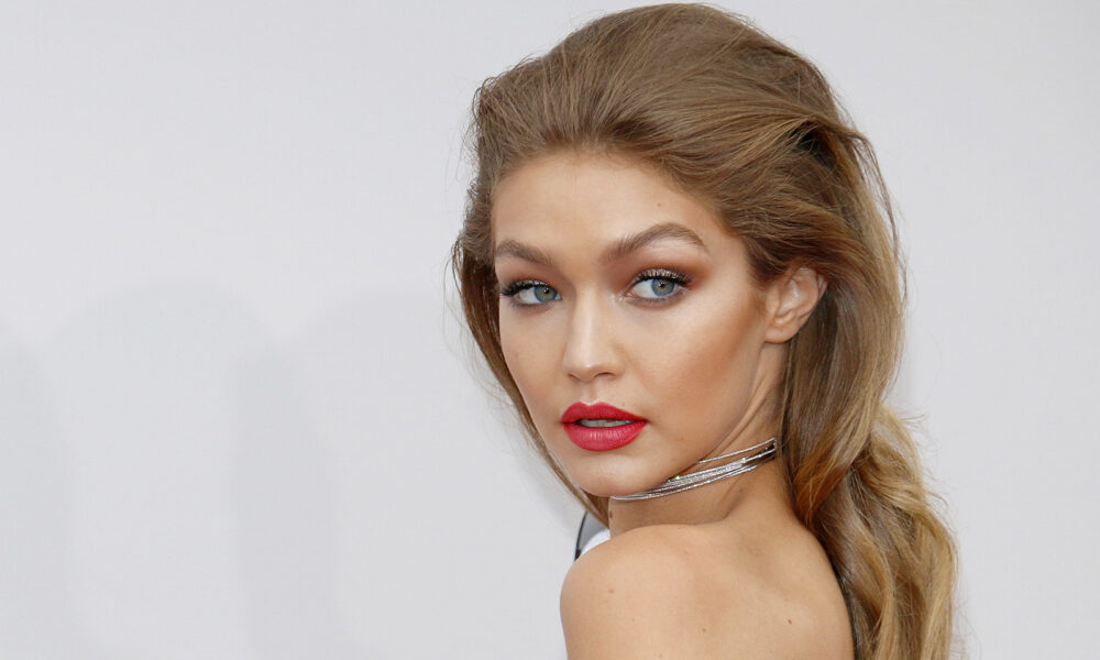 How to get luscious red lips in 3 steps: Taylor Swift, Gigi Hadid