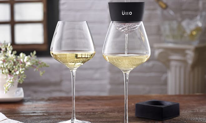 Innovative-Tools-for-Wine-Drinkers-wine-glass-ullo-product-image