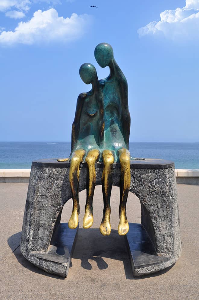 Puerto-vallarta-outdoor-art-gallery-malecon-nostalgia