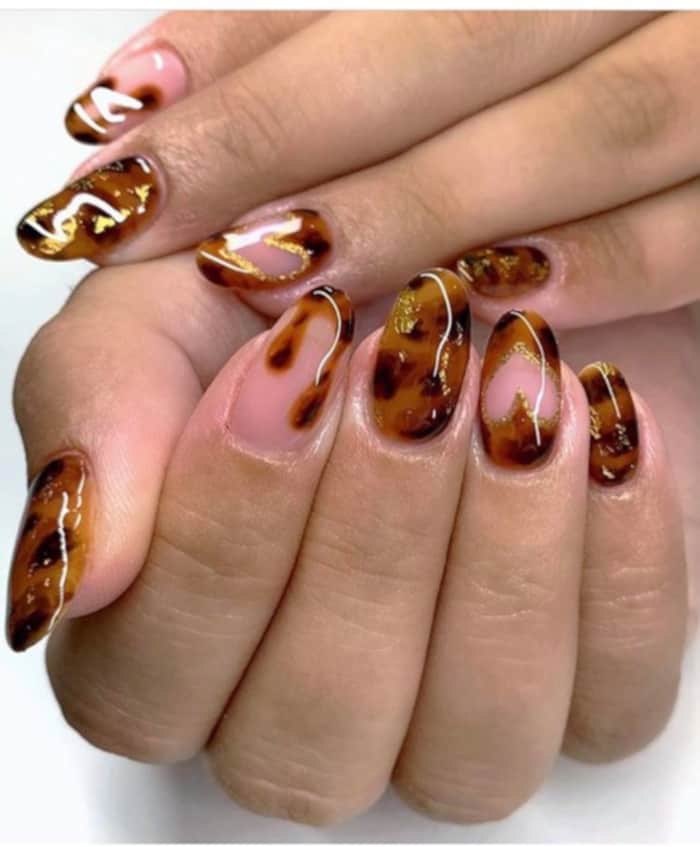 Tortoiseshell Nails Are The Next Big Fall Manicure Trend Viva Glam Magazine