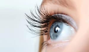 8-ways-to-get-longer-and-healthier-lashes-main-image.