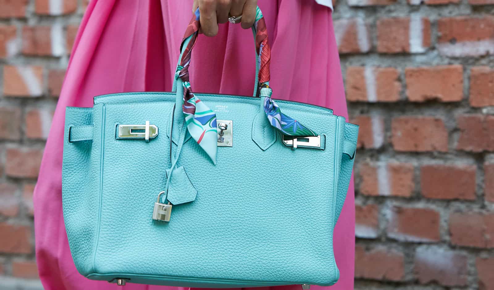 Handbag Styling Tips: The Art of Choosing the Perfect Handbag for Every  Look