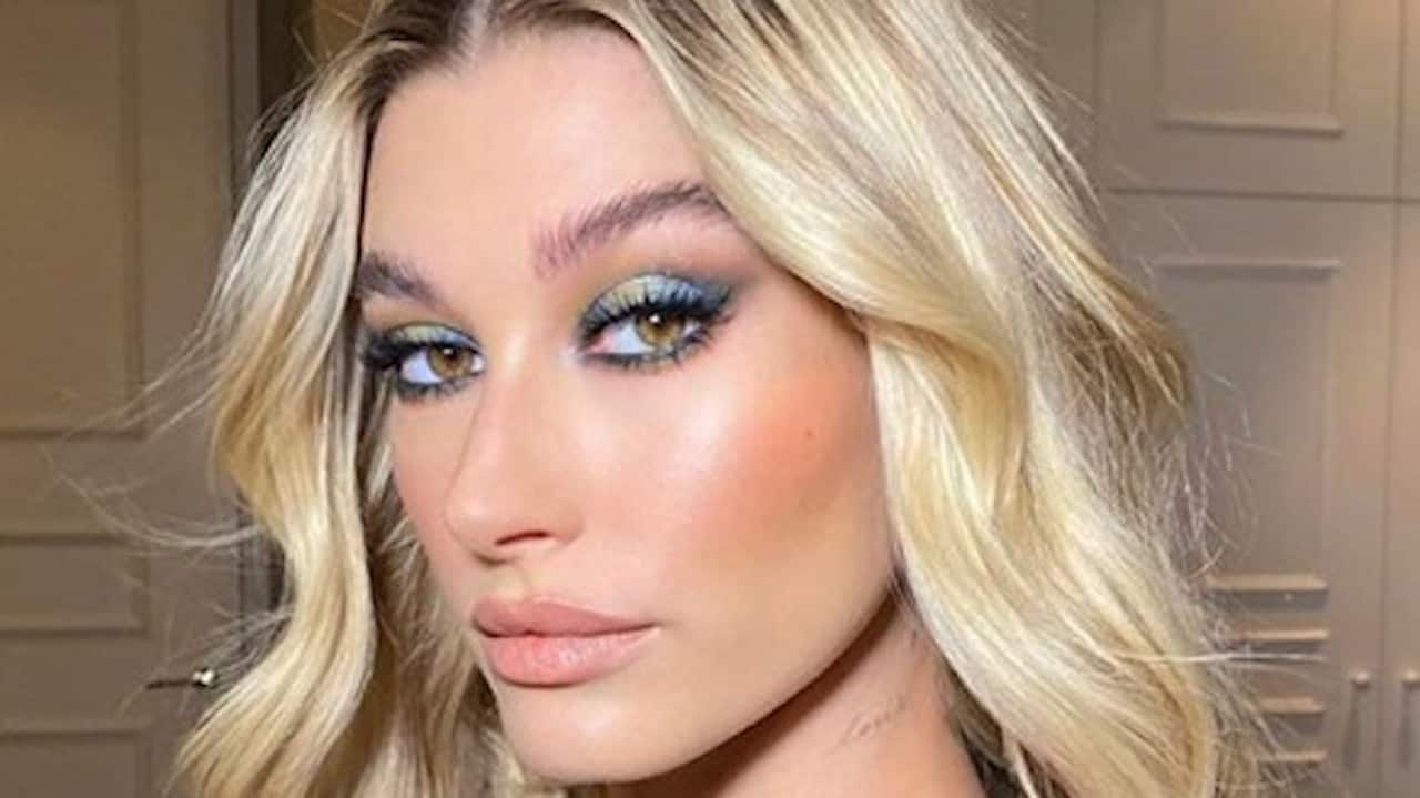 Electric Eyes Makeup Trend Celebrities