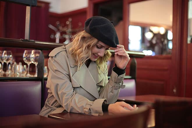 bon-clic-bon-genre-hats-all-you-need-to-know-woman-in-beret-hat