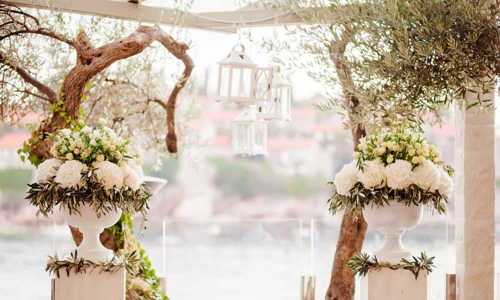 outdoor-luxury-wedding-decor