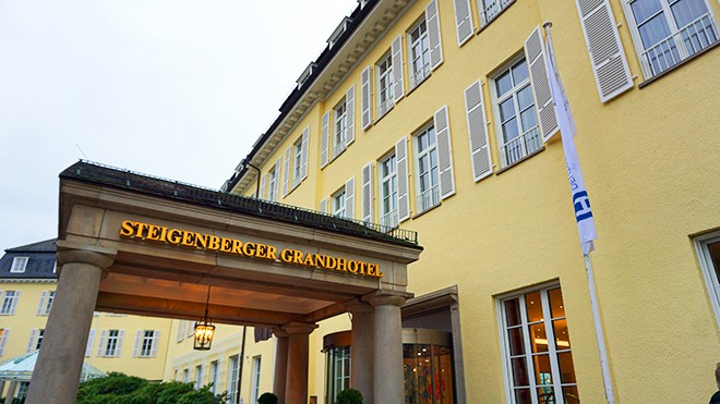 where-to-stay-in-bonn-steigenberger-grandhotel-petersberg-front-entrance-viva-glam-malorie-mackey