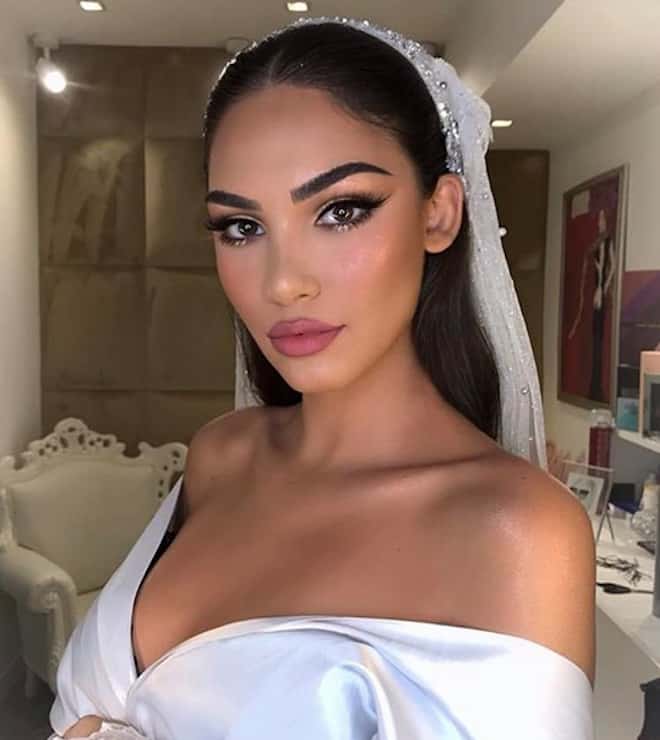 bridal makeup looks for the minimalist bride