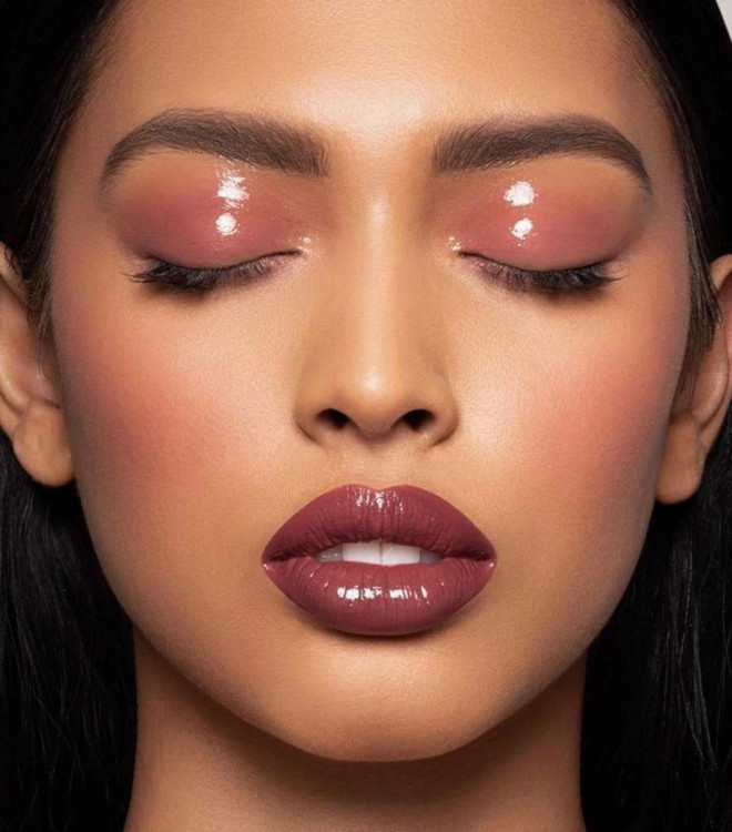 glossy lids makeup trend