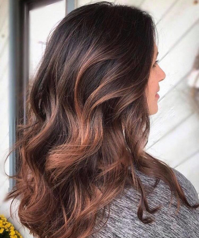 dirty brunette hair color trend for fall