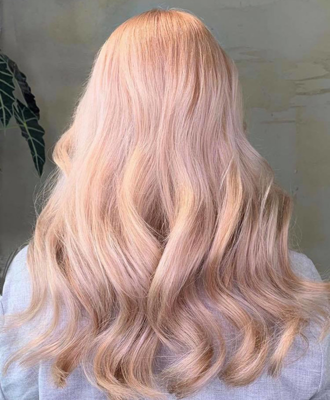 peachy blonde is the perfect light hair color for fall