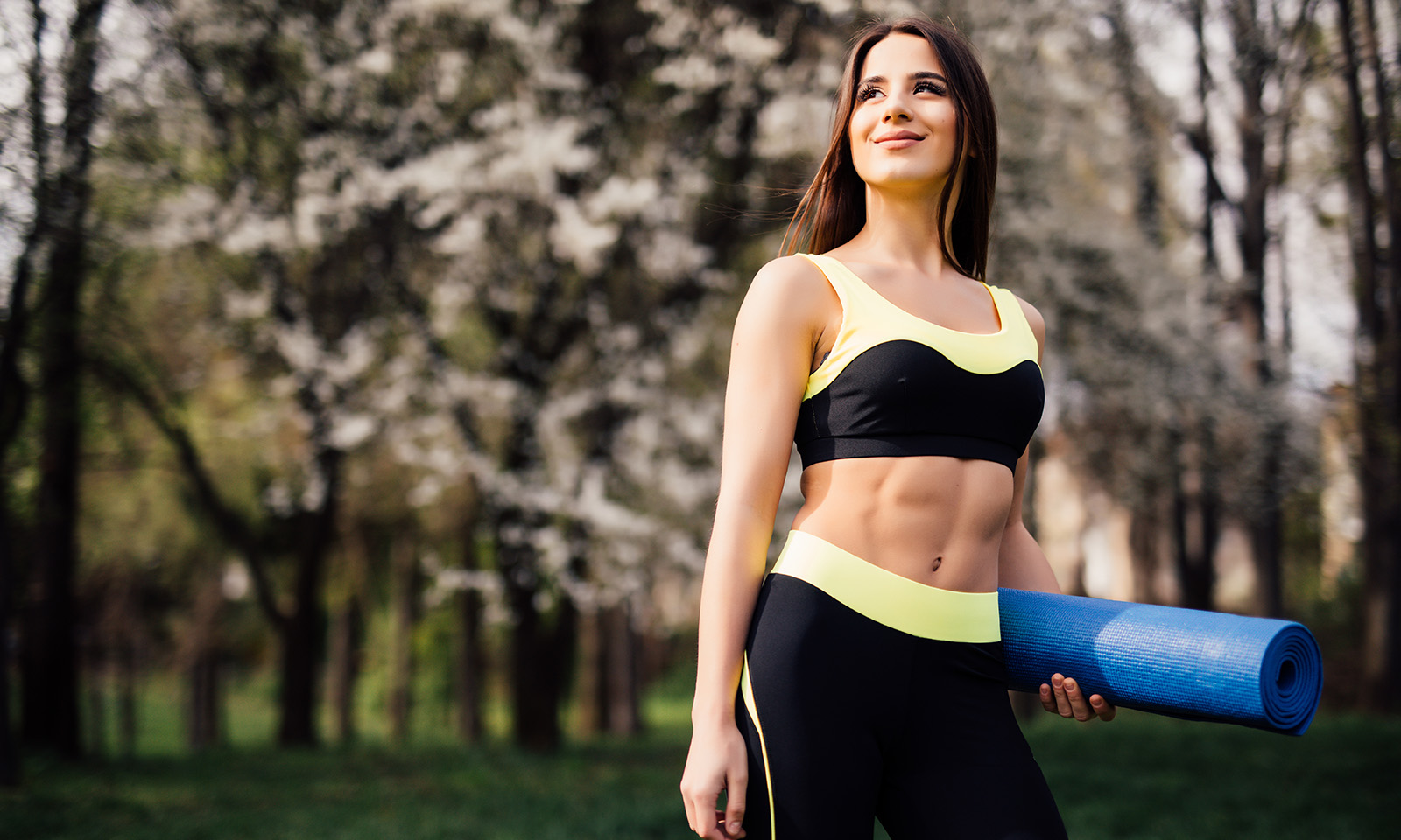 resistance-band-exercises-woman-before-exercising