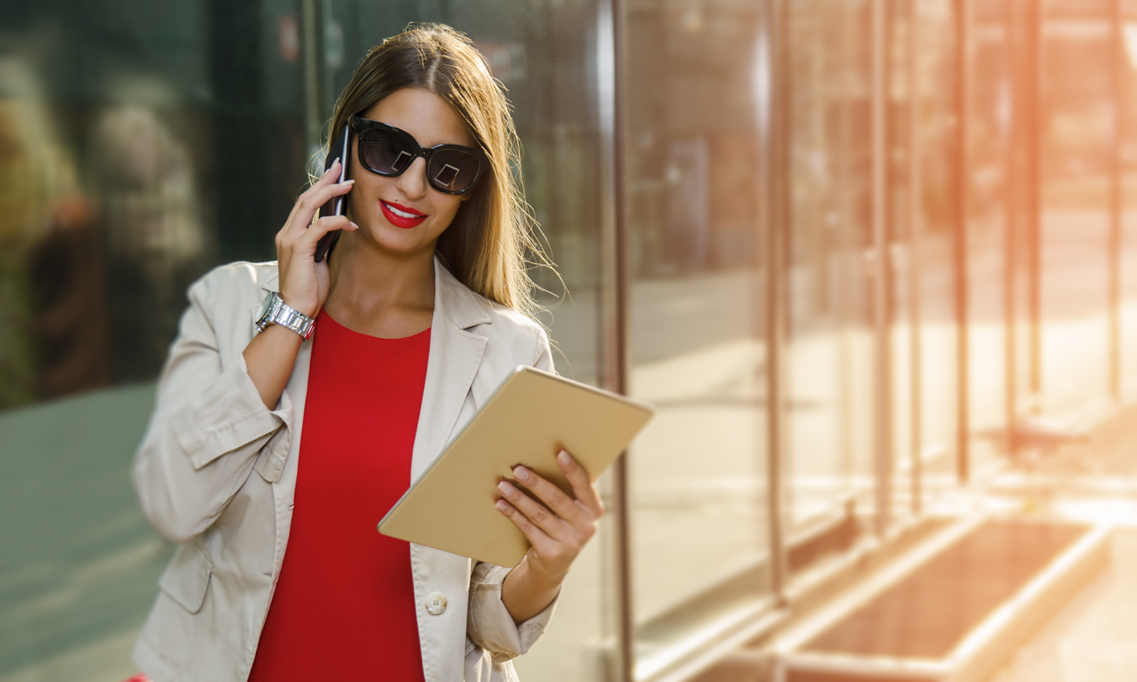 end-of-tenancy-checklist-woman-on-phone-looking-at-list