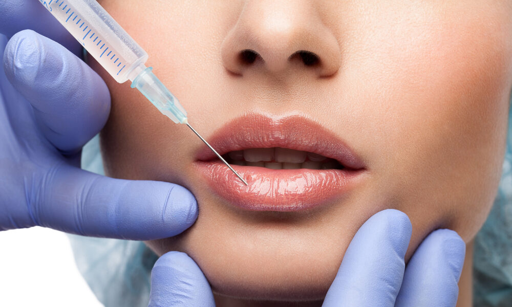 pros-and-cons-of-lip-filler-woman-getting-injection