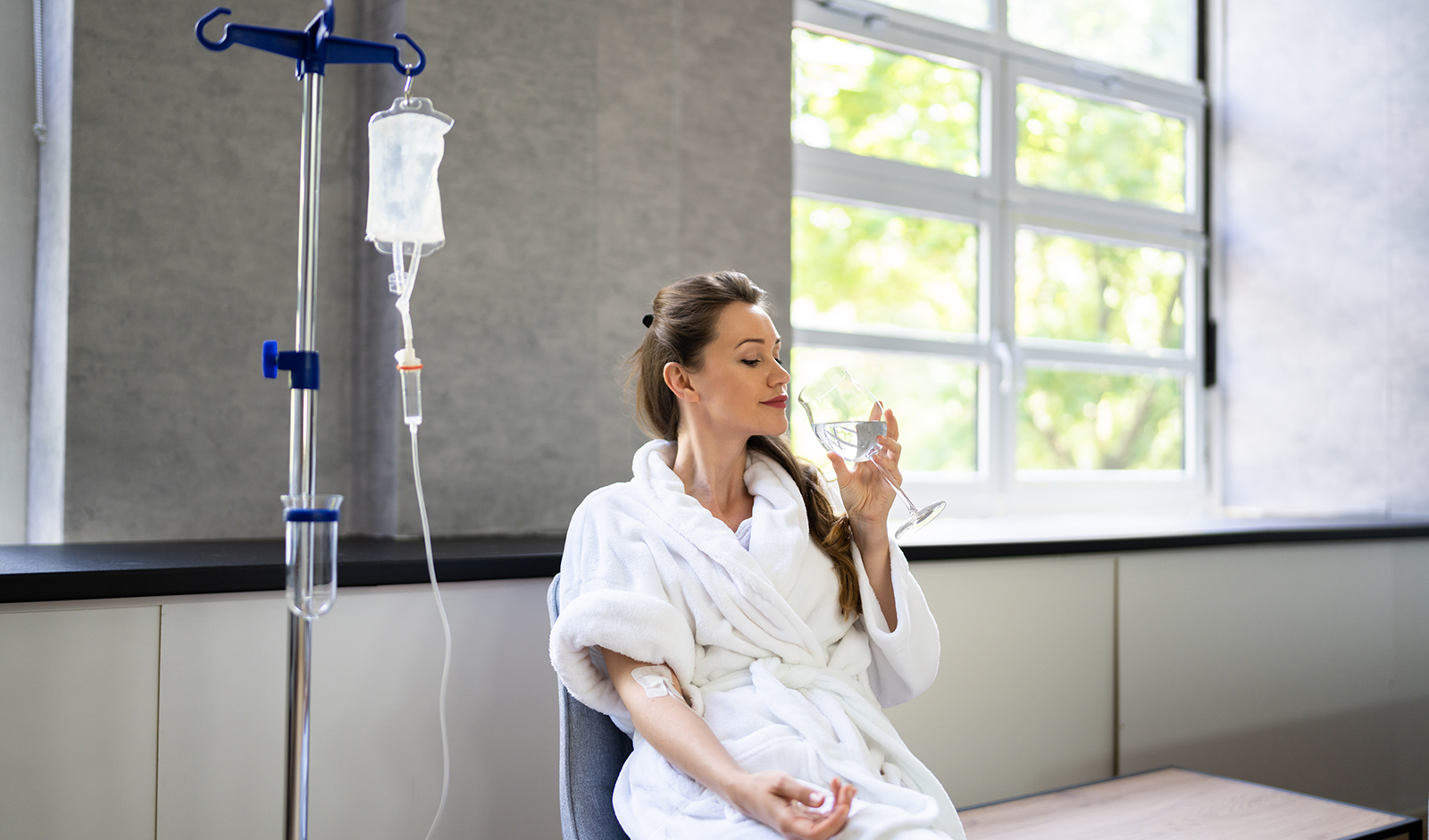 woman-getting-IV-therapy