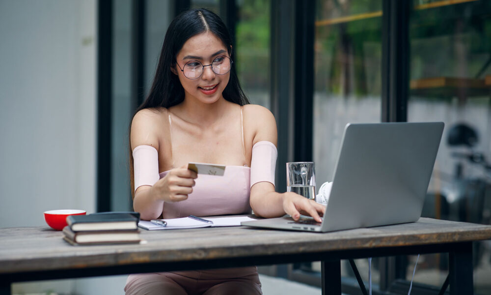 credit-card-woman-online-shopping-computer