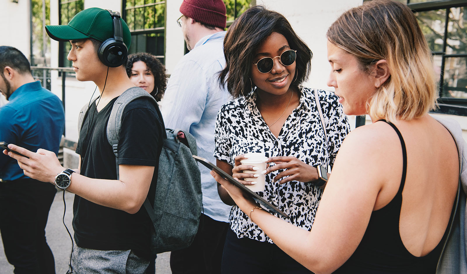 women-talking-working