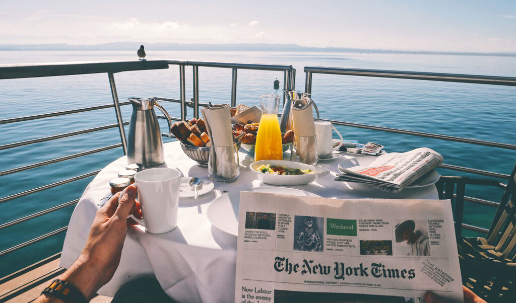 breakfast-on-boat