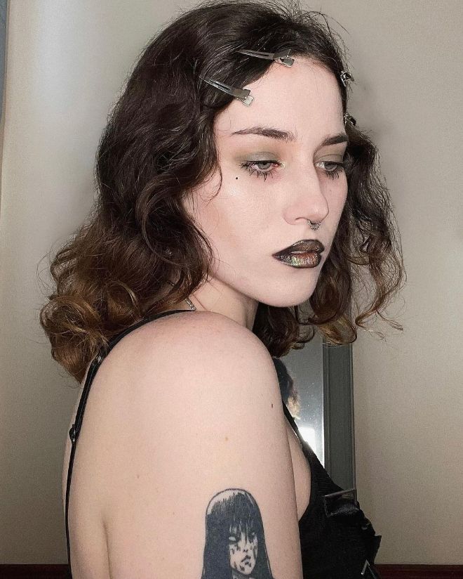 Wearing Dark Lips In Cooler Months Will Put You At The Top Of The Fashion Game 2