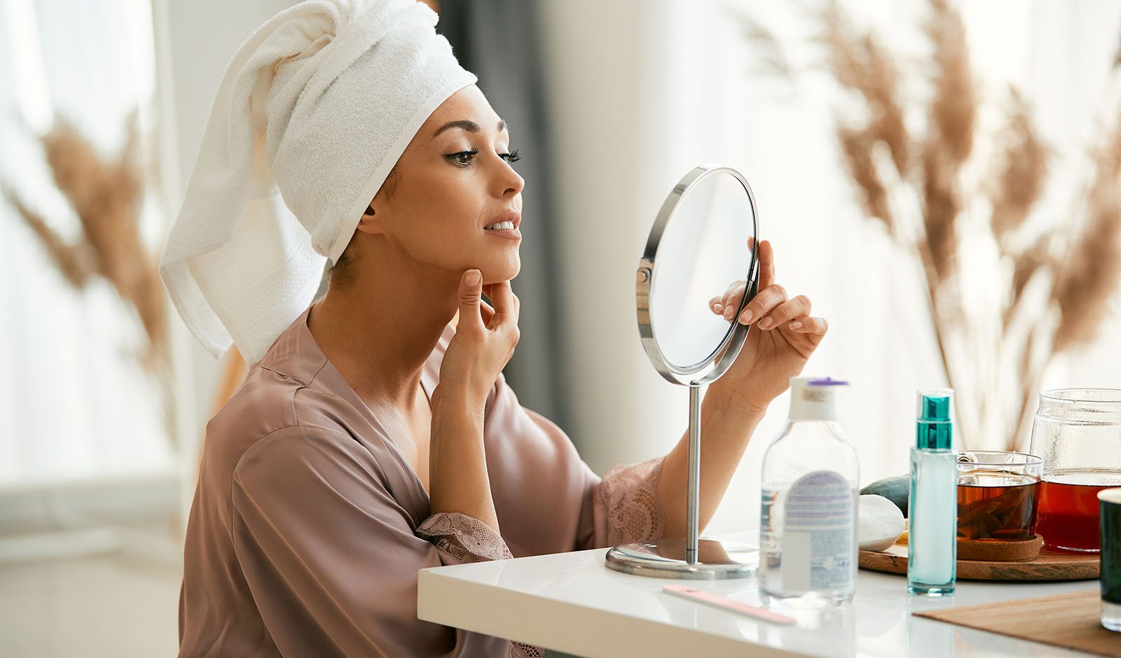 woman-bathroom-towel-mirror