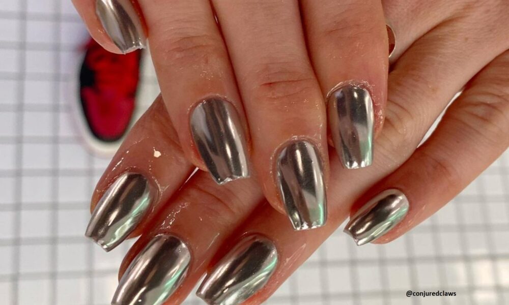 Get Holiday Glamour With Silver Chrome French Tip Nails -  Fashion  Blog