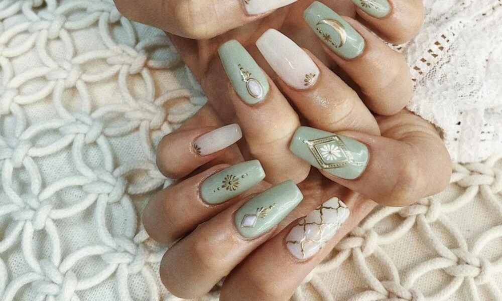 14 Easy Nail Art Designs You Can Definitely Do at Home — See Photos,  Product Recommendations | Allure