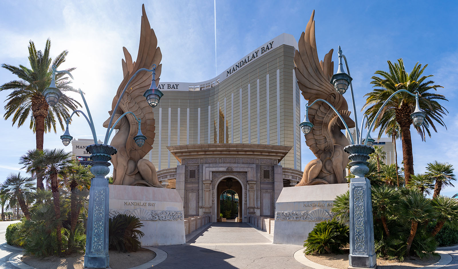 Mandalay Bay Resort & Casino Review: What To REALLY Expect If You Stay