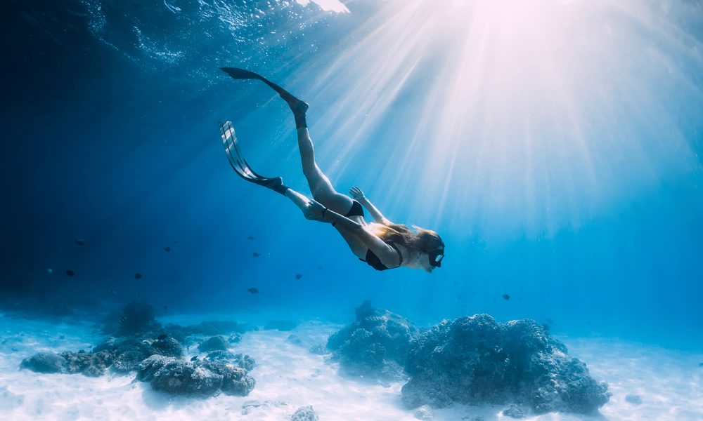 how-much-weight-do-i-need-freediving-woman-divin