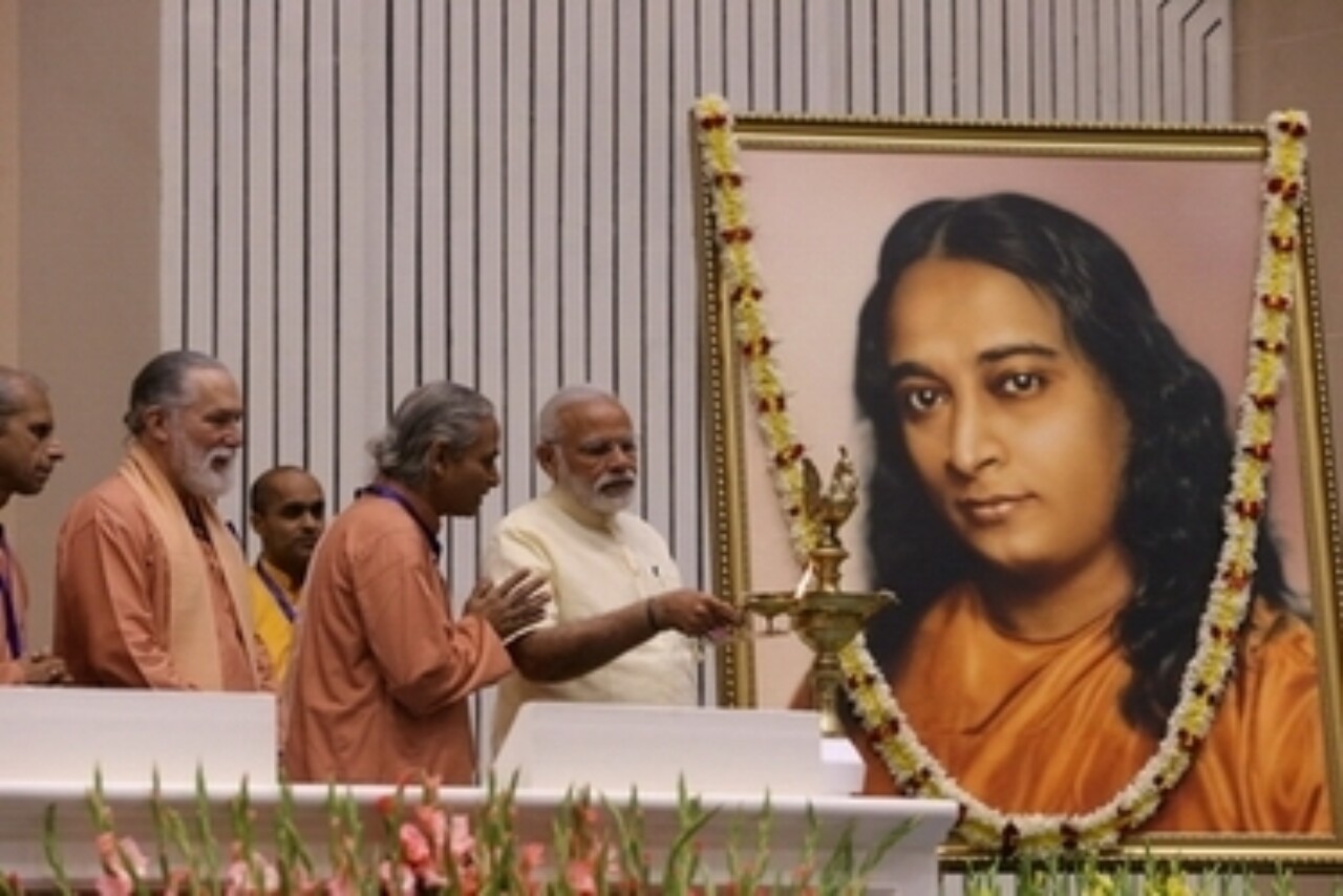 B Prime Minister Modi And Ministers From Yss