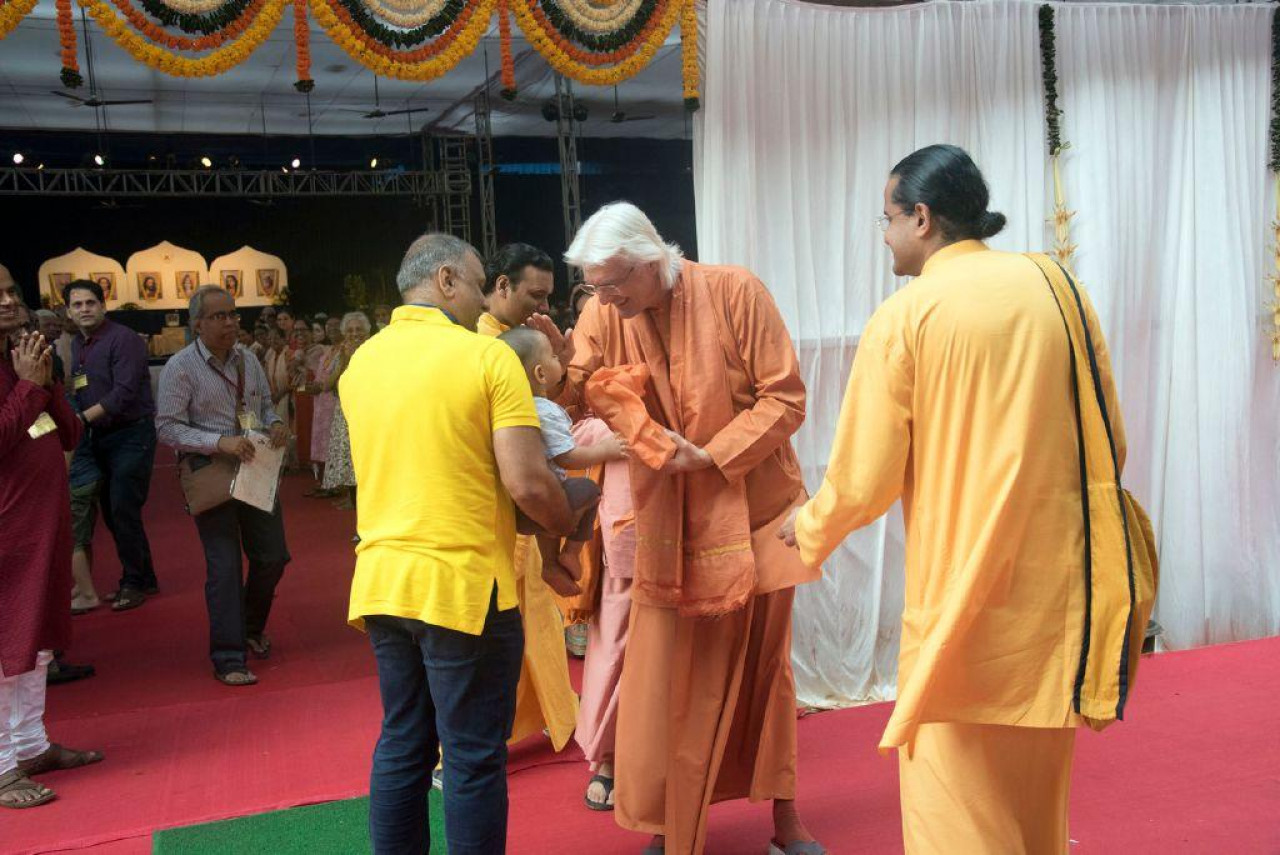 Brother Chidananda In Mumbai For Blog November 10 Blessing Baby