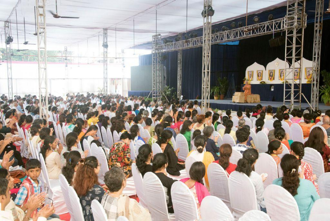 Brother Chidananda In Mumbai For Blog November 10 Delivering Satsanga 1