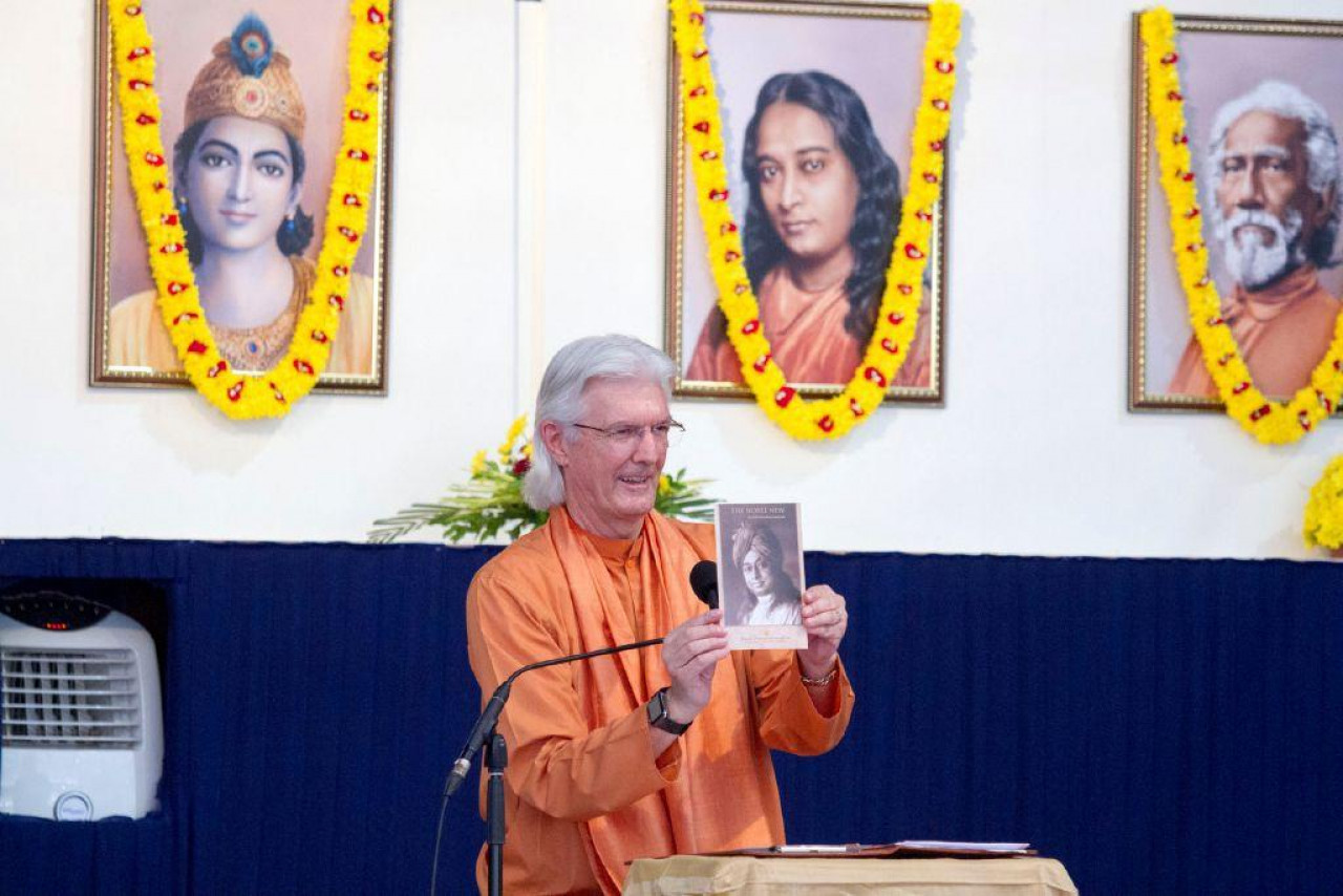 Brother Chidananda In Mumbai For Blog November 10 Holding Up Noble New